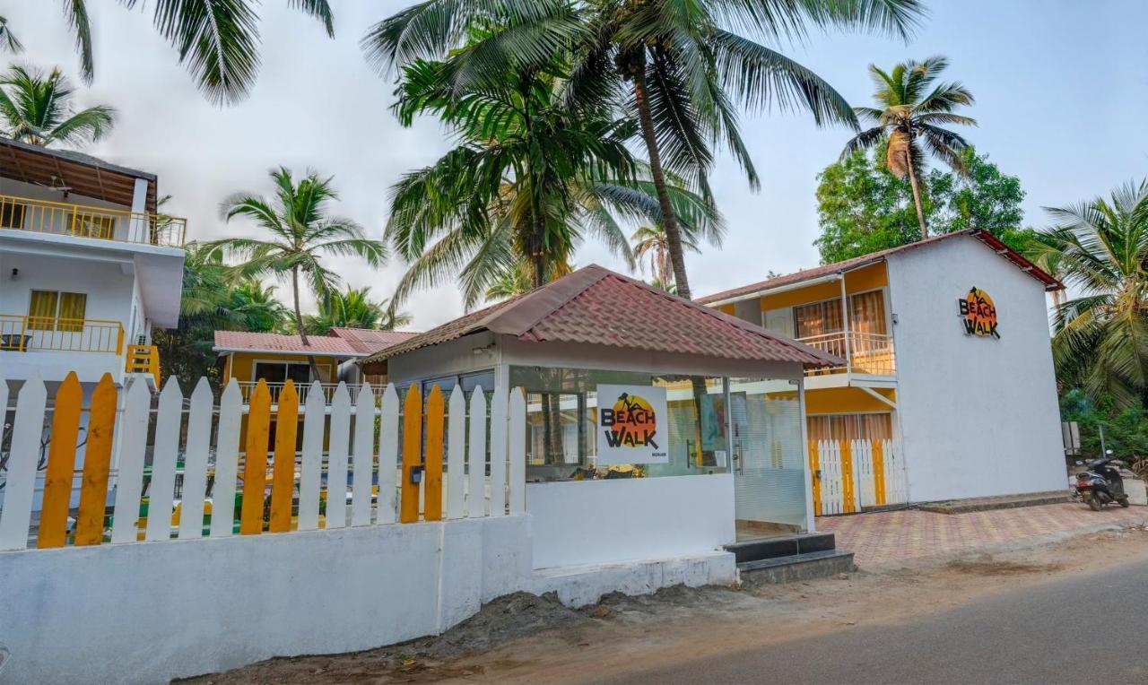 Beach Walk Resort Morjim Exterior foto